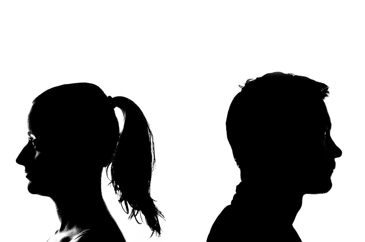 Silhouette of couple going through a breakup